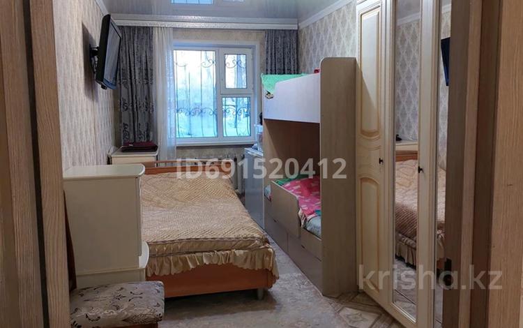 2-бөлмелі пәтер, 44 м², 1/5 қабат, Майкудук, Майкудук, 19й микрорайон 74, бағасы: 15 млн 〒 в Караганде, Алихана Бокейханова р-н — фото 2