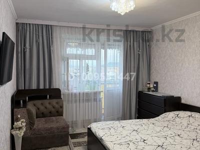 4-комнатная квартира · 64 м² · 5/5 этаж, мкр Акбулак, Мкр Телецентр 2 — проспект Жамбыла Сатпаева за 200 000 〒 в Таразе