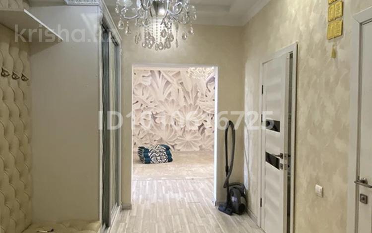 2-комнатная квартира · 120 м² · 5/8 этаж, мкр. Алтын орда, Санкибай батыра 40 — Рядом Дару клиник Дина гипер за 350 000 〒 в Актобе — фото 2