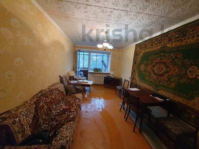 3-комнатная квартира, 54 м², 3/5 этаж, мкр Новый Город, ул. Пичугина за 17.4 млн 〒 в Караганде, Казыбек би р-н