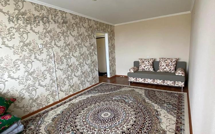 1-комнатная квартира · 34 м² · 8/9 этаж, мкр 4 за 13.2 млн ₸ в Уральске — фото 2