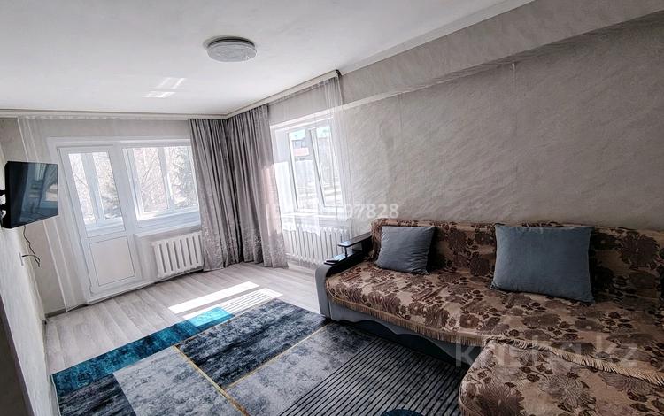 2-бөлмелі пәтер · 45 м² · 2/5 қабат, Бурова — Ука вокзал-Волна, бағасы: 15 000 ₸ в Усть-Каменогорске — фото 3