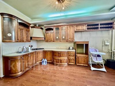 3-бөлмелі пәтер · 120 м² · 5/12 қабат, Шевченко 164Г, бағасы: 90 млн ₸ в Алматы, Алмалинский р-н