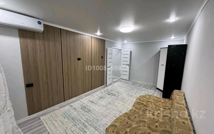 1-комнатная квартира · 35 м² · 4/4 этаж, 8дом 2 Микрорайон за 13 млн ₸ в Конаеве — фото 2