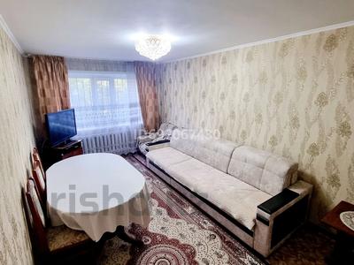 4-комнатная квартира, 75 м², 1/5 этаж, 1-й квартал, 1-й квартал 14 за 18 млн 〒 в Караганде, Алихана Бокейханова р-н