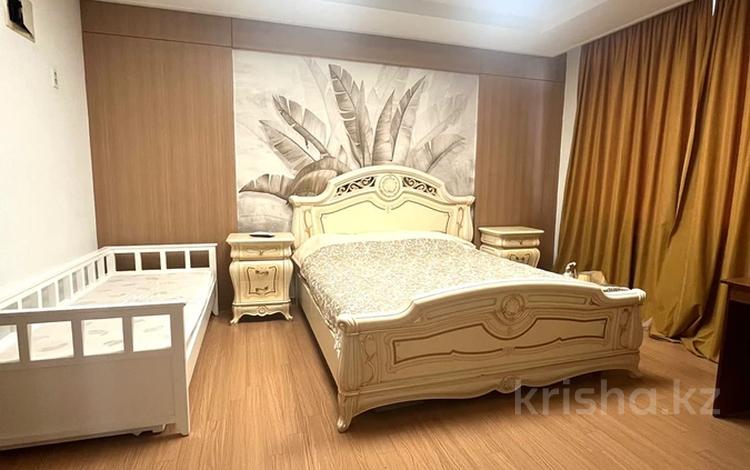 3-комнатная квартира · 105 м² · 4/25 этаж, Кошкарбаева 2 за 75 млн ₸ в Астане, Сарайшык р-н — фото 2