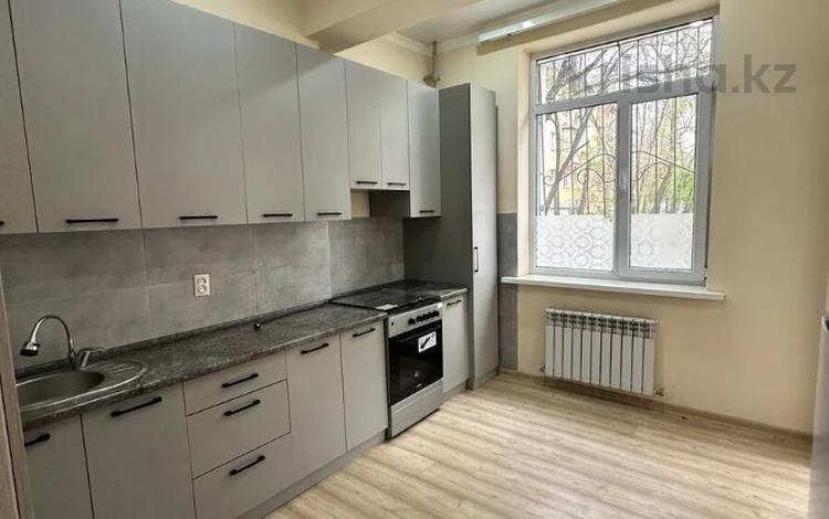 2-комнатная квартира, 61 м², 1/6 этаж, Досмухамедова 20а