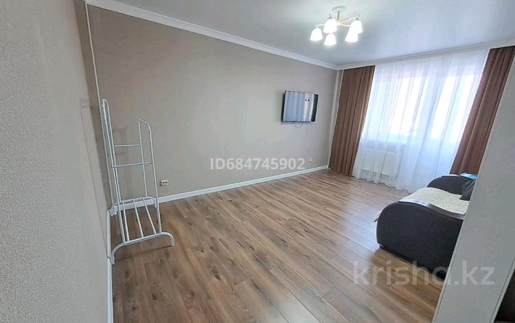 1-комнатная квартира, 40 м², 2/9 этаж помесячно, Караменде би Шакаулы 7/56 — Сейфуллина