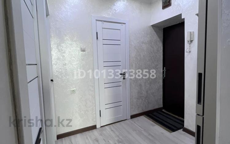 2-бөлмелі пәтер · 42 м² · 4/4 қабат, Сулейманова 16 — Сулейманова Желтоксан, бағасы: 14.3 млн ₸ в Таразе — фото 2