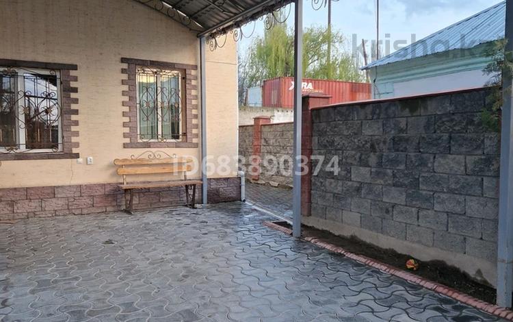 Жеке үй • 5 бөлмелер • 190 м² • 6 сот., Абылай хан 115 а, бағасы: 45 млн 〒 в Таразе — фото 2