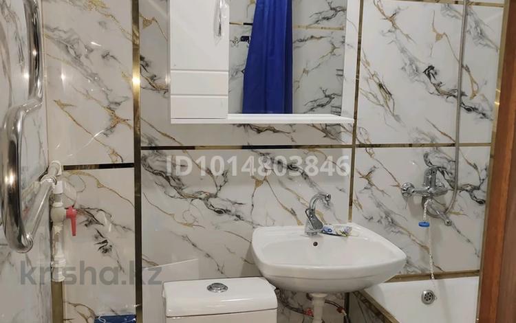 2-комнатная квартира · 45 м² · 3/5 этаж, мкр Акбулак 9 за 17 млн ₸ в Таразе — фото 14
