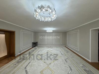 5-комнатная квартира · 230 м² · 3/5 этаж, 15-й мкр 12Б за 65 млн 〒 в Актау