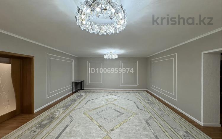 5-бөлмелі пәтер · 230 м² · 3/5 қабат, 15-ш/а. 12Б, бағасы: 85 млн ₸ в Актау, 15-й мкр — фото 2