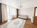 2-бөлмелі пәтер · 54 м² · 5/10 қабат, Гүлдер 3 ш/а. — Школа-лицей 101, бағасы: 23.5 млн ₸ в Караганде, Казыбек би р-н