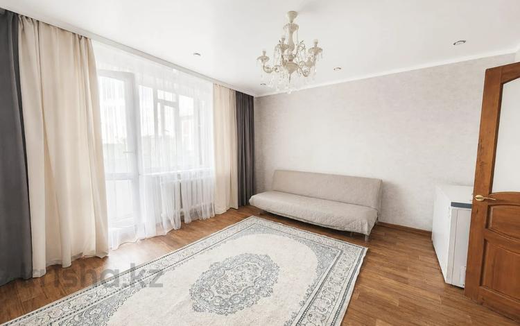 2-бөлмелі пәтер · 54 м² · 5/10 қабат, Гүлдер 3 ш/а. — Школа-лицей 101, бағасы: 23.5 млн ₸ в Караганде, Казыбек би р-н — фото 4