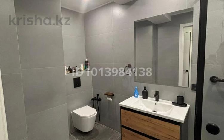 3-бөлмелі пәтер · 80.4 м² · 3/5 қабат, Валиханова 84 — Карасай батыра, бағасы: 127 млн ₸ в Алматы, Медеуский р-н — фото 24