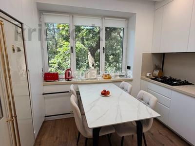3-комнатная квартира · 80.4 м² · 3/5 этаж, Валиханова 84 — Карасай батыра за 127 млн ₸ в Алматы, Медеуский р-н