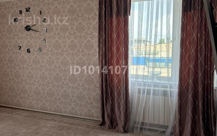 3-комнатная квартира · 68 м² · 2/2 этаж, мкр Геолог, аккулова 22 за 16 млн ₸ в Атырау — фото 2