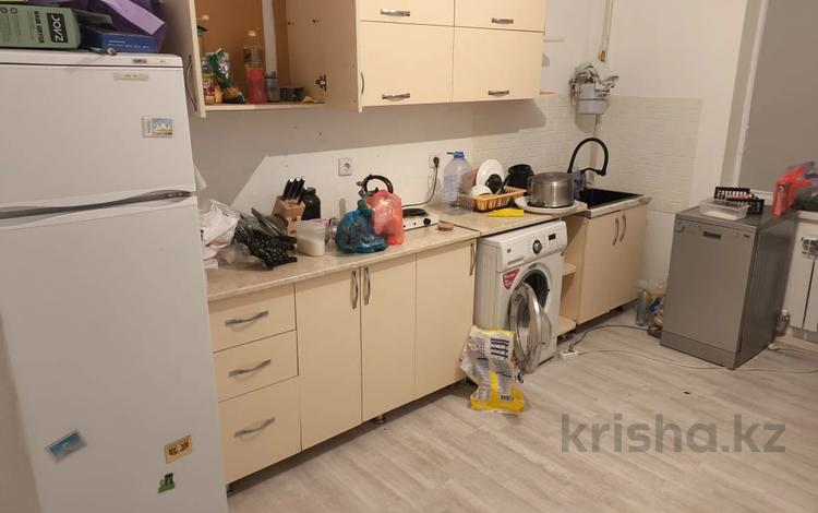 3-комнатная квартира, 90 м², 2/5 этаж помесячно, Туран 28