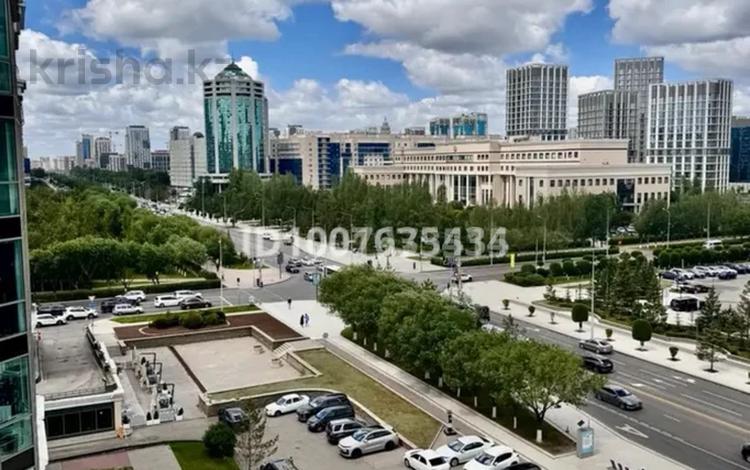3-комнатная квартира · 120 м² · 8/10 этаж, Достык за 30 000 ₸ в Астане, Есильский р-н — фото 2
