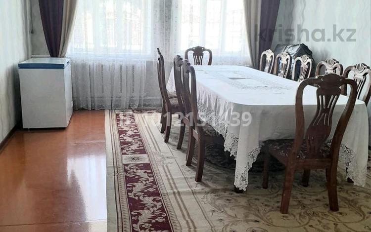 Отдельный дом · 6 комнат · 110 м² · 11 сот., Каримова 11 за 30 млн ₸ в Бурыл — фото 2