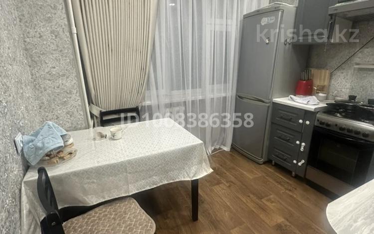 1-комнатная квартира · 45 м² · 2/3 этаж, мкр Кокмайса (Дорожник), Мкр Дорожник 42 за 200 000 ₸ в Алматы, Жетысуский р-н — фото 2