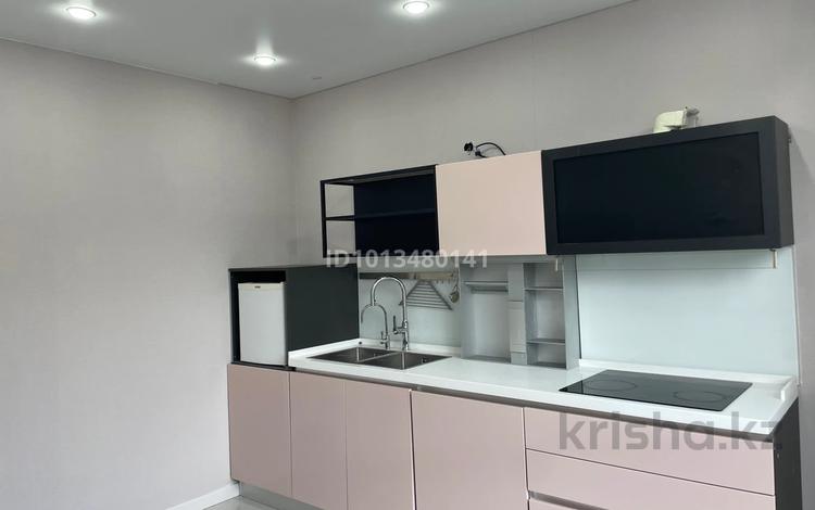 2-комнатная квартира · 64 м² · 4/20 этаж, Жумекен Нажимеденов 33 — Нажимедденова за 300 000 ₸ в Астане, Сарайшык р-н — фото 2
