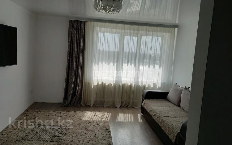 4-комнатная квартира, 74.7 м², Бозтаева 128А за 20 млн 〒 в Семее — фото 2