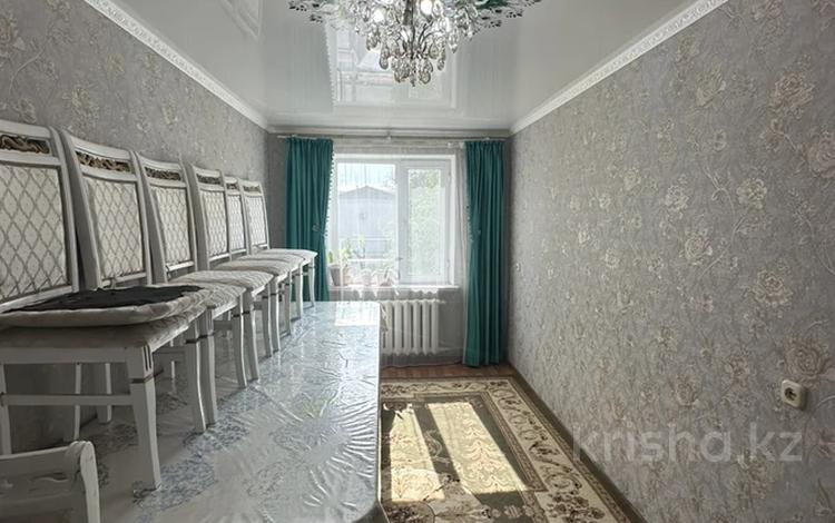 3-комнатная квартира, 59 м², 2 этаж, Мұратбаев 36А за 11 млн 〒 в  — фото 2