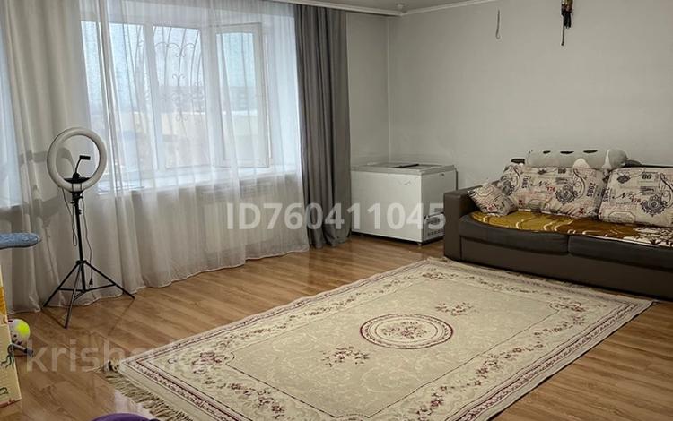 3-бөлмелі пәтер · 78 м² · 8/9 қабат, Шакарима 15 — Школа 4, бағасы: 41 млн ₸ в Семее — фото 2