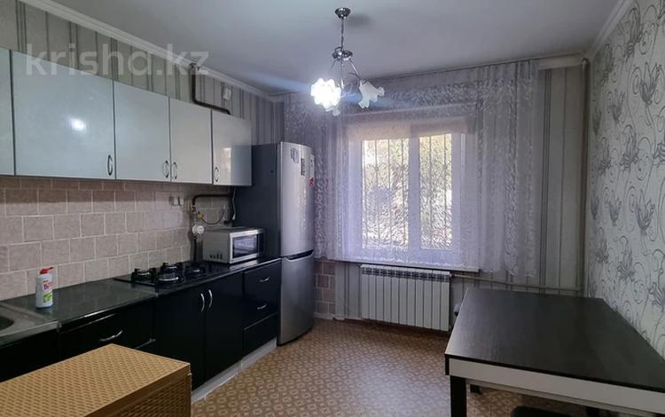 2-бөлмелі пәтер · 52 м² · 1/5 қабат, 1 микрорайон 38 — Гимназия, бағасы: 21.5 млн ₸ в Конаеве — фото 2