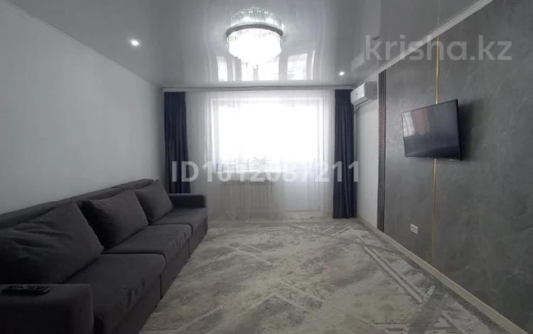 3-бөлмелі пәтер · 87.2 м² · 10/10 қабат, мкр Кадыра Мырза-Али 17, бағасы: 39 млн ₸ в Уральске — фото 2