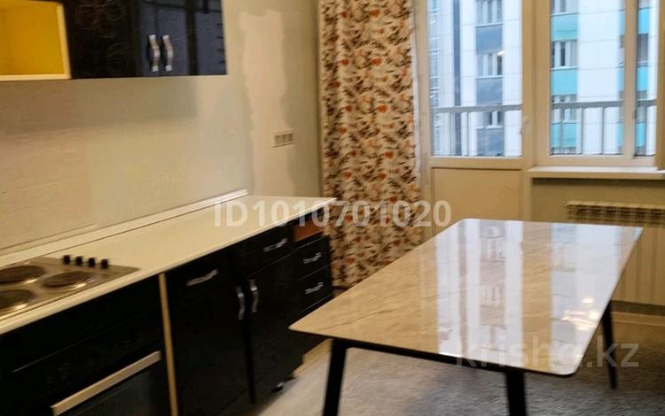 2-комнатная квартира · 60 м² · 6/12 этаж, мкр Дарабоз — Момышұлы Рыскулова за 230 000 ₸ в Алматы, Алатауский р-н — фото 2
