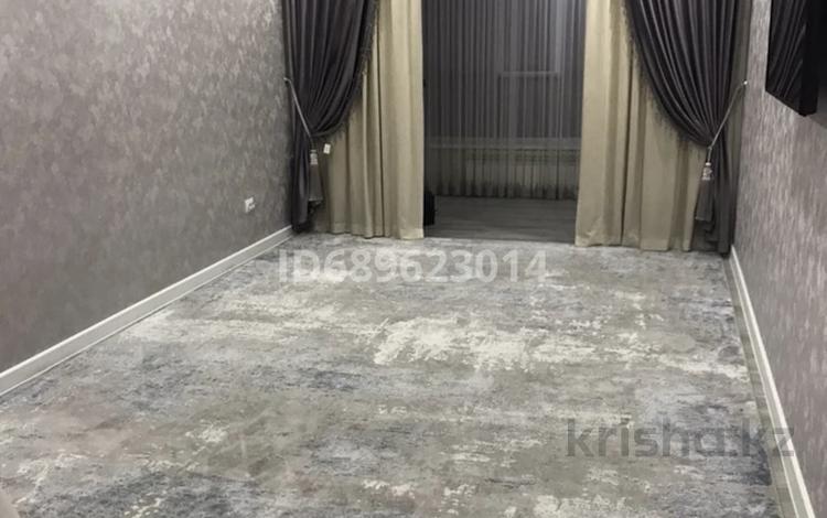2-бөлмелі пәтер · 70.4 м² · 7/9 қабат, мкр Кадыра Мырза-Али 29 — Сырым Датова /Абулхайыр Хана, бағасы: 34 млн ₸ в Уральске — фото 2