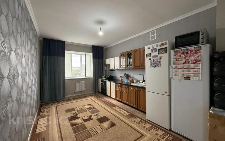 2-комнатная квартира · 64.5 м² · 3/9 этаж, мкр. Алтын орда, санкибай батыра за 25 млн ₸ в Актобе — фото 2