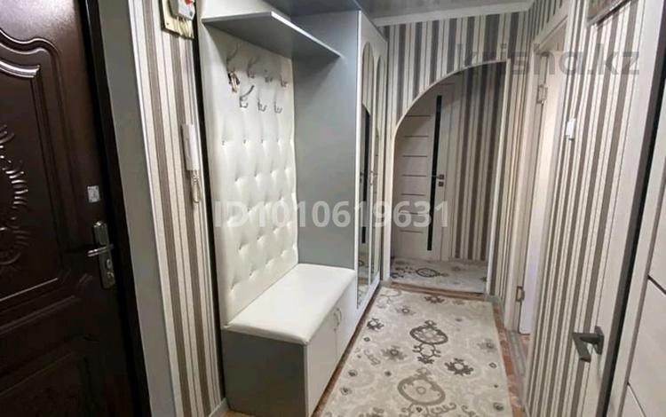 2-комнатная квартира · 50 м² · 5/5 этаж, мкр 8 45/1 — Жд управление за 170 000 〒 в Актобе — фото 2