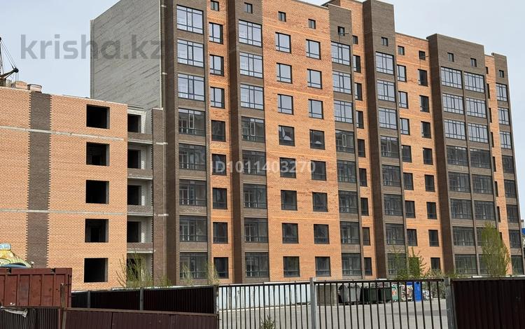 1-бөлмелі пәтер · 53.5 м² · 2/8 қабат, мкр. Алтын орда 1в/1, бағасы: 17 млн ₸ в Актобе — фото 2