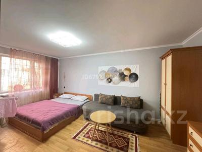 1-бөлмелі пәтер · 31 м² · 1/5 қабат, Жарокова 16 — Кабанбай Батыра, бағасы: 13 000 ₸ в Алматы, Алмалинский р-н