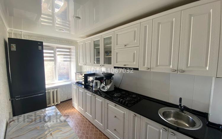3-бөлмелі пәтер · 56.3 м² · 3/5 қабат, Абдирова 12, бағасы: 15.9 млн ₸ в Топаре — фото 2