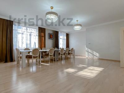 4-бөлмелі пәтер · 190 м² · 2/5 қабат, Омаровой 31, бағасы: 1 млн 〒 в Алматы, Медеуский р-н