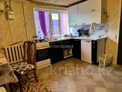 Жеке үй · 2 бөлме · 72 м² · 5.5 сот., Кулумбетова 112 — Ряхова, бағасы: 10 млн 〒 в Актобе, мкр. Курмыш