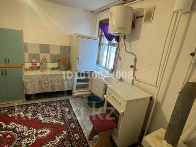 Отдельный дом · 1 комната · 40 м² · 10 сот., Роза Бағланова 55 — 18 школа за 70 000 〒 в Актобе, жилой массив Кирпичный