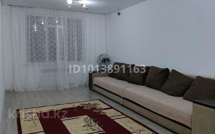2-бөлмелі пәтер · 75 м² · 9/9 қабат, мкр Кокжиек, Жолымбет 65, бағасы: 15 000 ₸ в Алматы, Жетысуский р-н — фото 2
