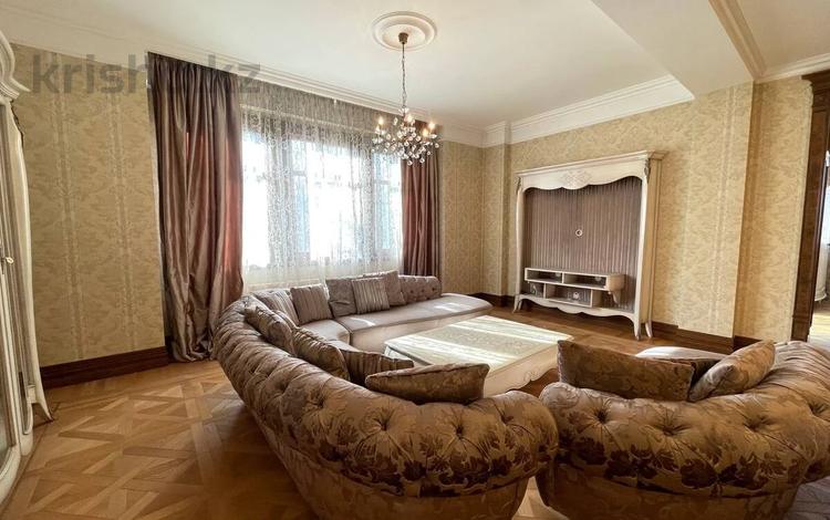 4-комнатная квартира, 226 м², 2/3 этаж, Керей-Жәнібек хандар