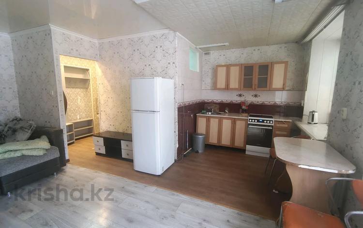 1-комнатная квартира · 38 м² · 1/3 этаж, Кунаева 48 — Огонёк. за 10 000 ₸ в Риддере — фото 2