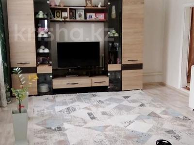 Отдельный дом · 3 комнаты · 80 м² · 2 сот., Краевая . — Набережная за 8.5 млн ₸ в Семее