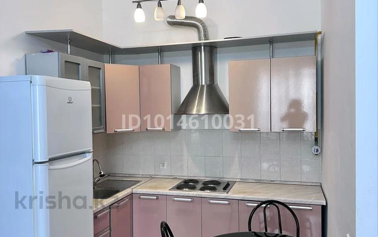 2-комнатная квартира · 50 м² · 1/4 этаж, Жарбосынова 84/2 — Академика Жарбосынова за 12 000 ₸ в Атырау, мкр Авангард-4 — фото 2