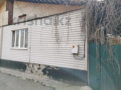 Часть дома · 2 комнаты · 70 м² · 2.8 сот., мкр Таугуль 24 — Семятовой-Рыскулбекова-Навои за 45 млн ₸ в Алматы, Ауэзовский р-н