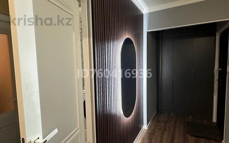 2-бөлмелі пәтер · 54 м² · 1/5 қабат, Толебаева 37 — Жибек жолы, бағасы: 20 000 ₸ в Алматы, Медеуский р-н — фото 2