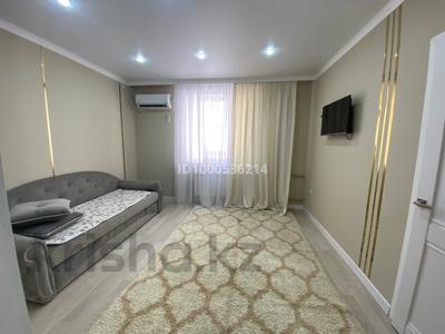 Продажа квартир в Мангистауской обл.: 1-комнатная квартира · 32 м² · 2/6 этаж, 17-й мкр 90 — Центр дороги за 11 млн 〒 1-комнатная квартира · 32 м² · 2/6 этаж, 17-й мкр 90 — Центр дороги за 11 млн 〒 в Актау